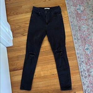 Black Distressed Women's 721 high rise skinny jean Levi size 29